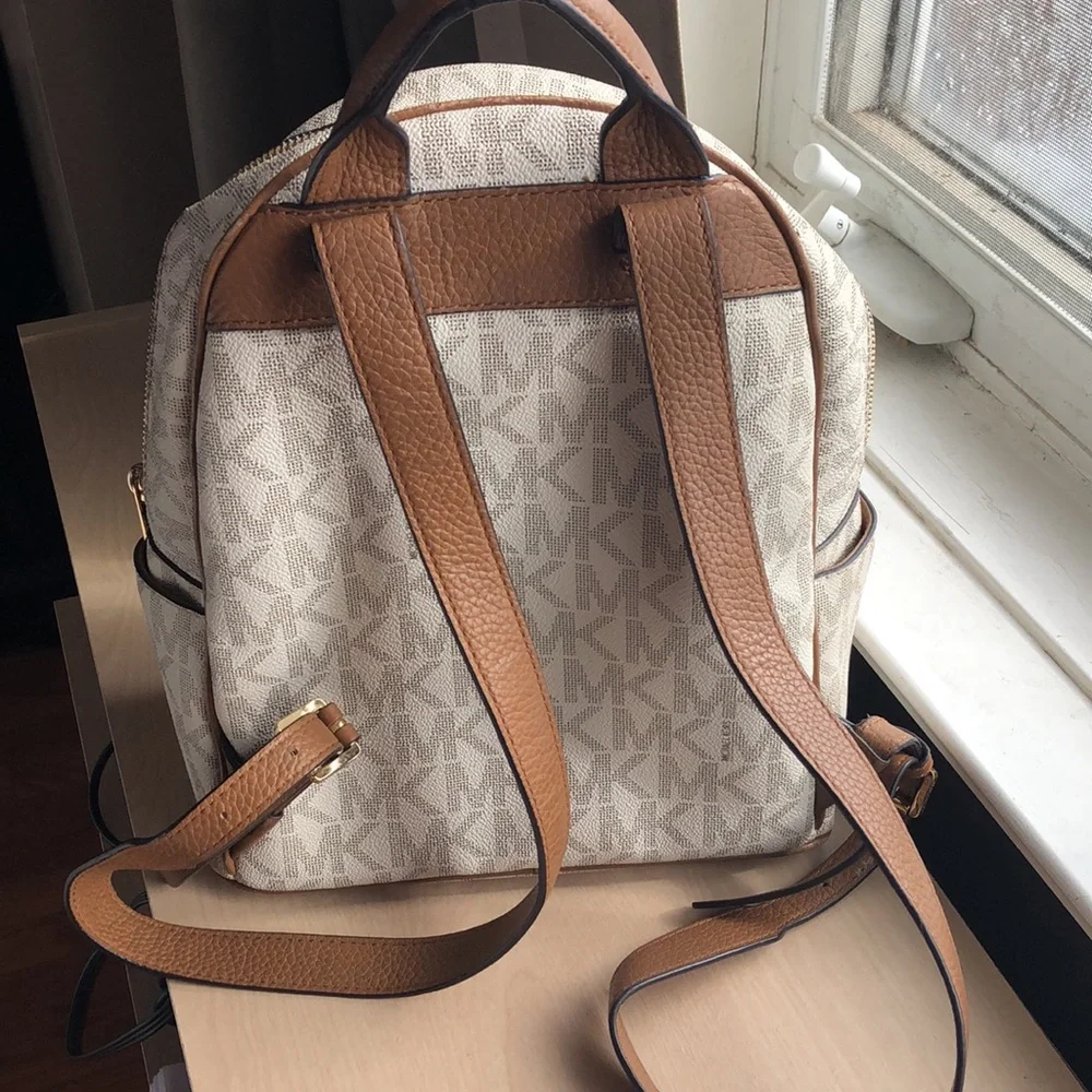 Beautiful Michael Kors bag - Picture 4 of 5